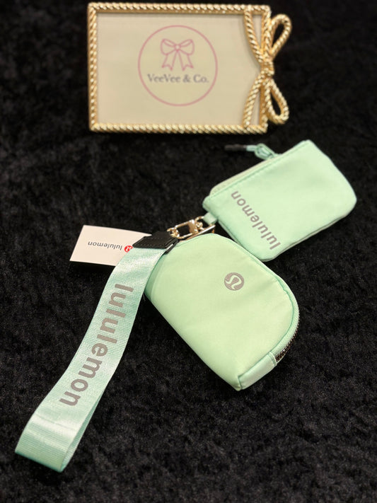 Everyday It-Girl Wristlet